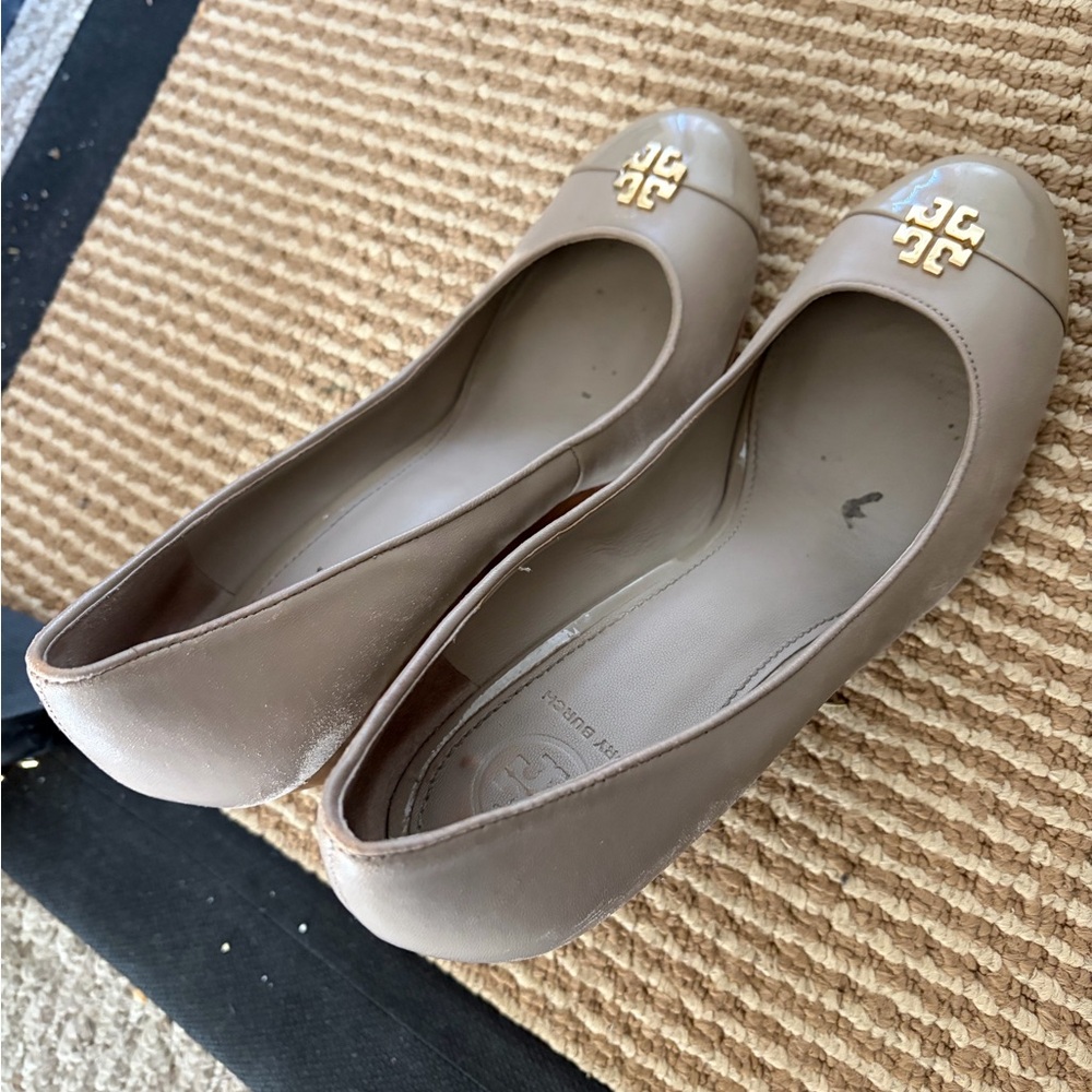 Tory Burch Wedge shoe, size 8